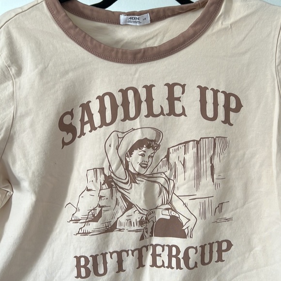 Arden’s crop top - Picture 2 of 3